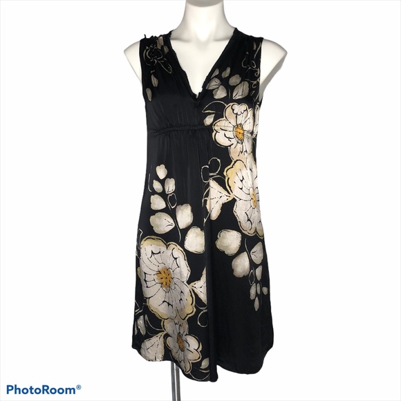 Elie Tahari Dresses & Skirts - Elie Tahari 100% Silk Black Floral Print Dress